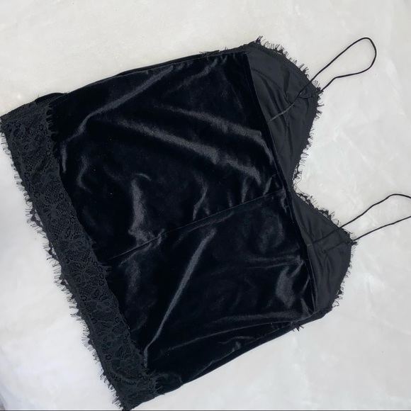 VELVET LACE TOP - Picture 6 of 6